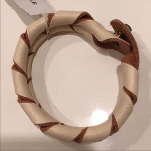 American Eagle leather bracelet ISO